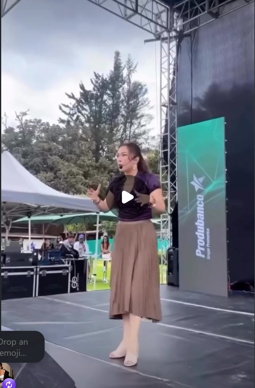 Nathy neuro terapeuta WellTime en escenario